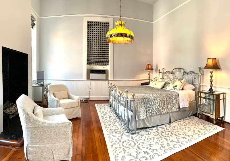 The Wieland 3 room king suite includes kitchenette and private laundry